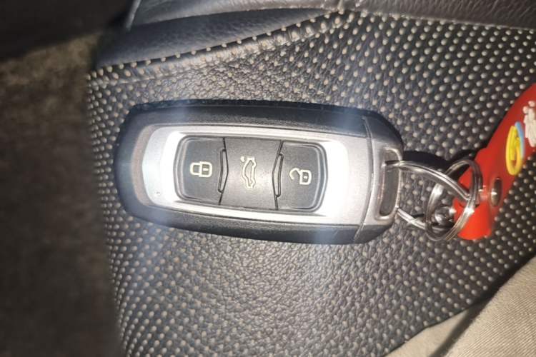 Used Geely Auto Emgrand GT 2015 1.8T Premium Model Interior 1