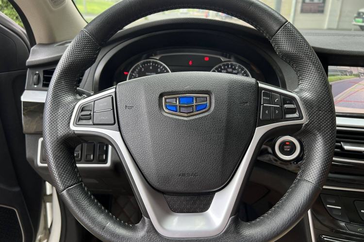 Used Geely Auto Emgrand GT 2015 1.8T Premium Model Interior 11