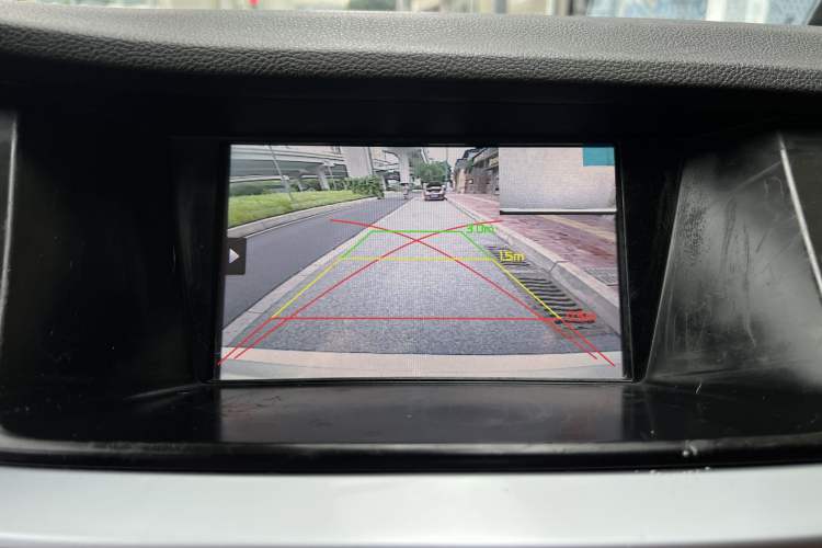 Used Geely Auto Emgrand GT 2015 1.8T Premium Model Interior 12