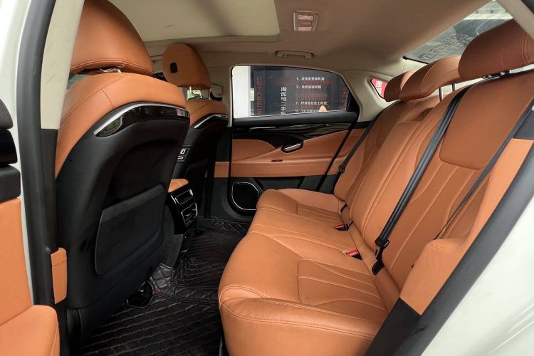 Used Geely Auto Emgrand GT 2015 1.8T Premium Model Interior 2