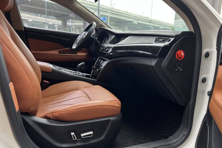 Used Geely Auto Emgrand GT 2015 1.8T Premium Model Interior 3