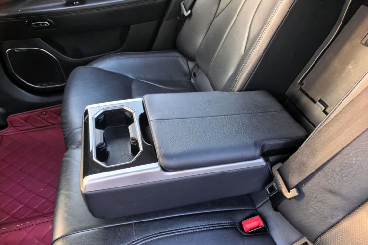 Used Geely Auto Emgrand GT 2015 1.8T Flagship Model Interior 4
