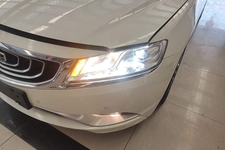 Used Geely Auto Emgrand GT 2015 1.8T Flagship Model Left Front Headlight