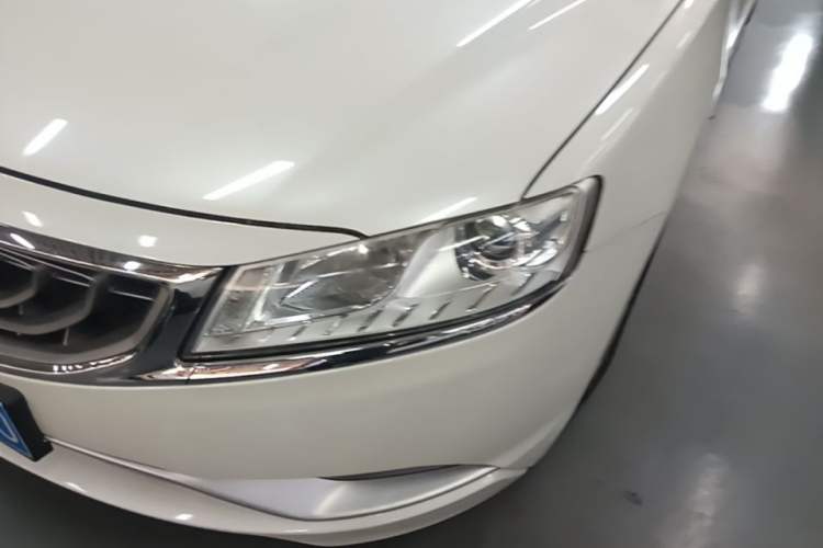 Used Geely Auto Emgrand GT 2015 2.4L Standard Edition Left Front Headlight