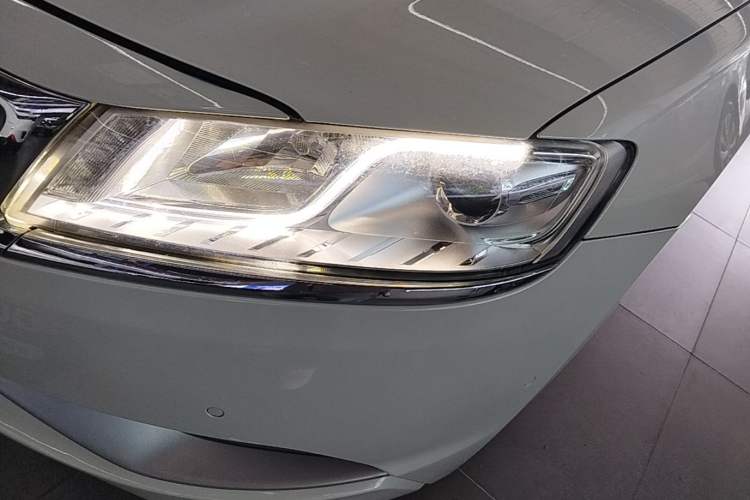 Used Geely Auto Emgrand GT 2015 1.8T Flagship Model Left Front Headlight