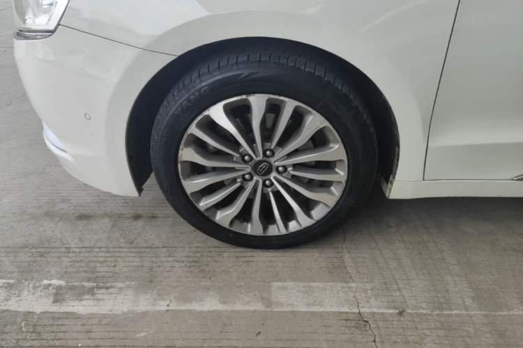 Used Geely Auto Emgrand GT 2015 1.8T Flagship Model Left Front Wheel Hub