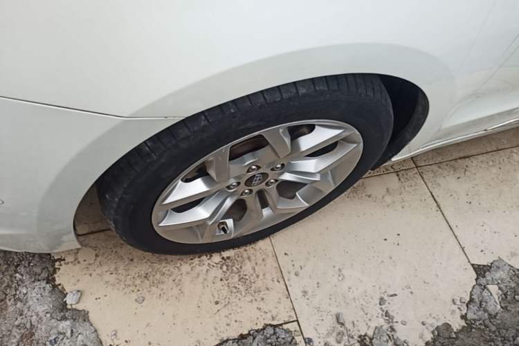 Used Geely Auto Emgrand GT 2015 1.8T Flagship Model Left Front Wheel Hub