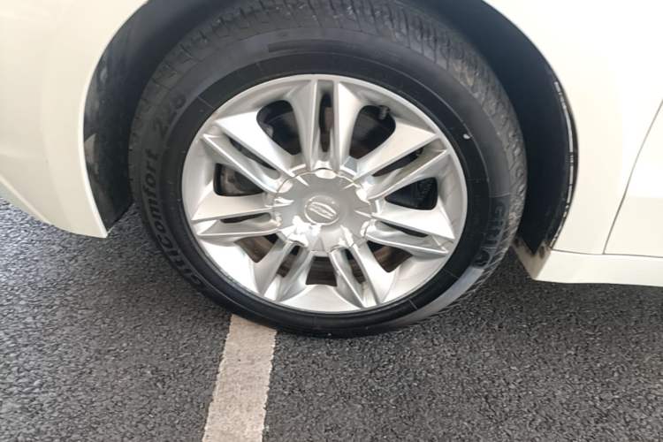 Used Geely Auto Emgrand GT 2015 1.8T Standard Model Left Front Wheel Hub