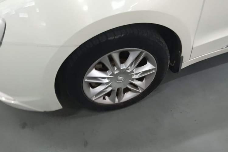 Used Geely Auto Emgrand GT 2015 2.4L Standard Edition Left Front Wheel Hub