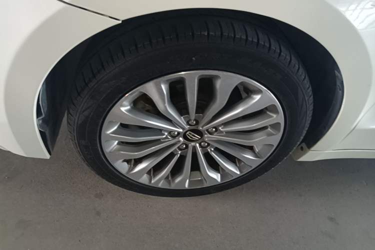 Used Geely Auto Emgrand GT 2015 1.8T Premium Model Left Front Wheel Hub