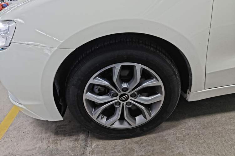 Used Geely Auto Emgrand GT 2015 1.8T Premium Model Left Front Wheel Hub