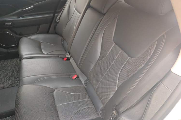 Used Geely Auto Emgrand GT 2015 1.8T Flagship Model Left Rear Seat