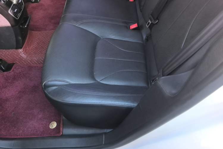 Used Geely Auto Emgrand GT 2015 1.8T Flagship Model Left Rear Seat
