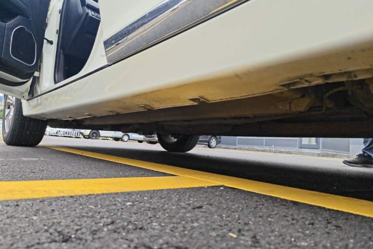 Used Geely Auto Emgrand GT 2015 1.8T Premium Model Left Side Sill