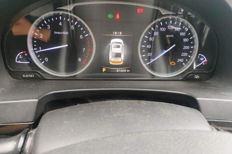 Used Geely Auto Emgrand GT 2015 2.4L Luxury Model Odometer Close Up