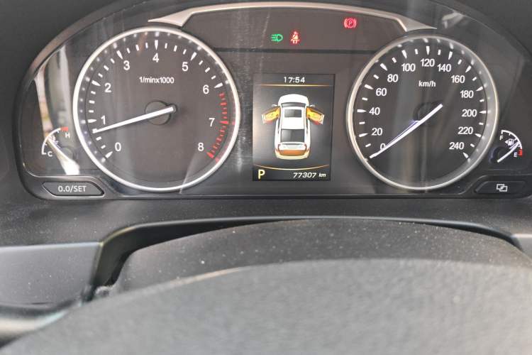 Used Geely Auto Emgrand GT 2015 1.8T Flagship Model Odometer Close Up