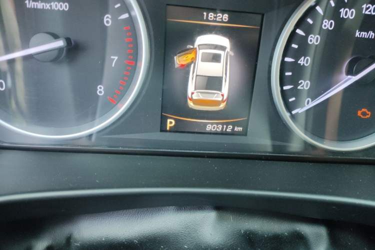 Used Geely Auto Emgrand GT 2015 1.8T Premium Model Odometer Close Up