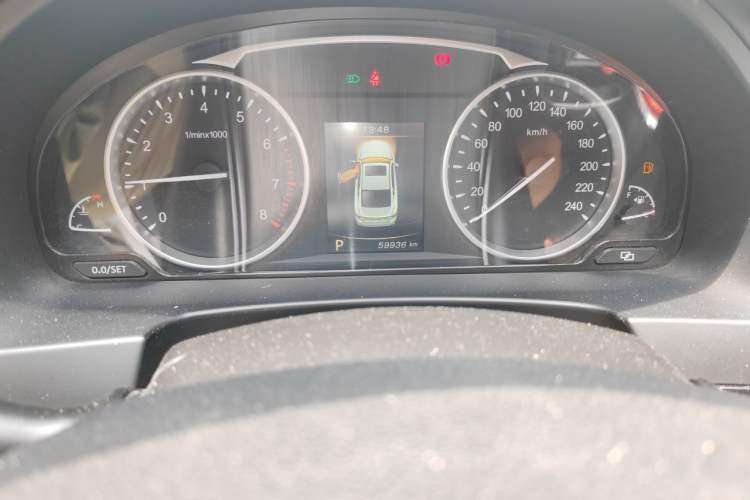 Used Geely Auto Emgrand GT 2015 2.4L Standard Edition Odometer Close Up