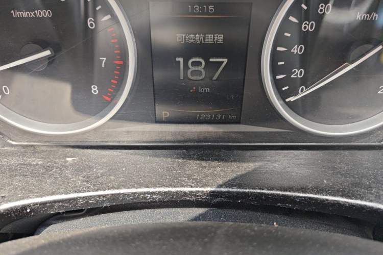 Used Geely Auto Emgrand GT 2015 1.8T Premium Model Odometer Close Up