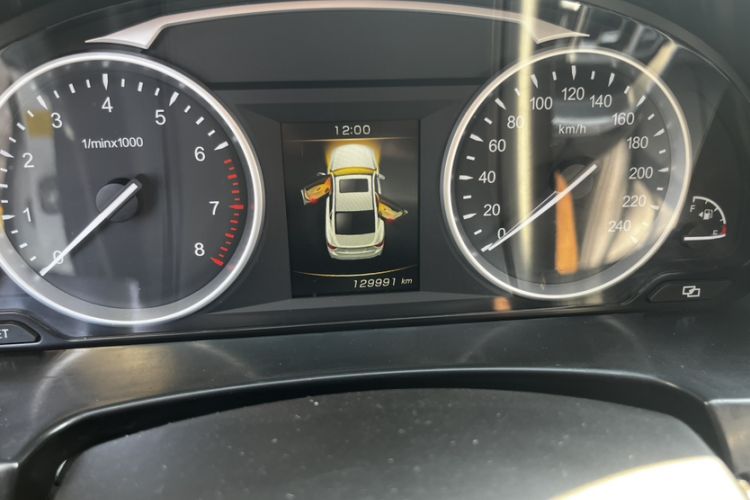Used Geely Auto Emgrand GT 2015 1.8T Standard Model Odometer Close Up