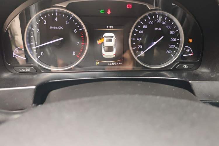 Used Geely Auto Emgrand GT 2015 1.8T Comfort Model Odometer Close Up