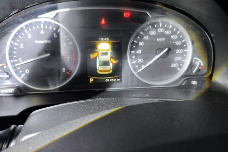 Used Geely Auto Emgrand GT 2015 2.4L Comfort Model Odometer Close Up