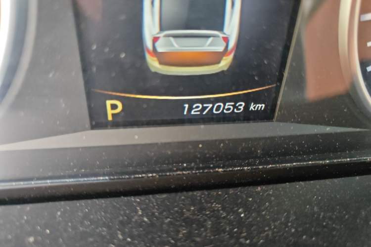 Used Geely Auto Emgrand GT 2015 1.8T Flagship Model Odometer Close Up