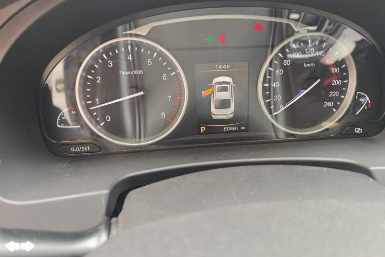 Used Geely Auto Emgrand GT 2015 2.4L Comfort Model Odometer Close Up