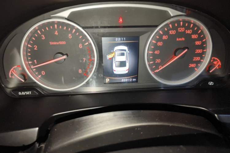 Used Geely Auto Emgrand GT 2015 1.8T Comfort Model Odometer Close Up
