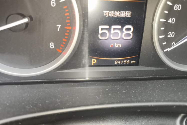 Used Geely Auto Emgrand GT 2015 1.8T Flagship Model Odometer Close Up
