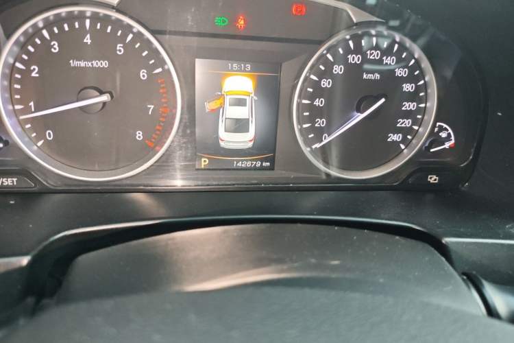 Used Geely Auto Emgrand GT 2015 1.8T Comfort Model Odometer Close Up