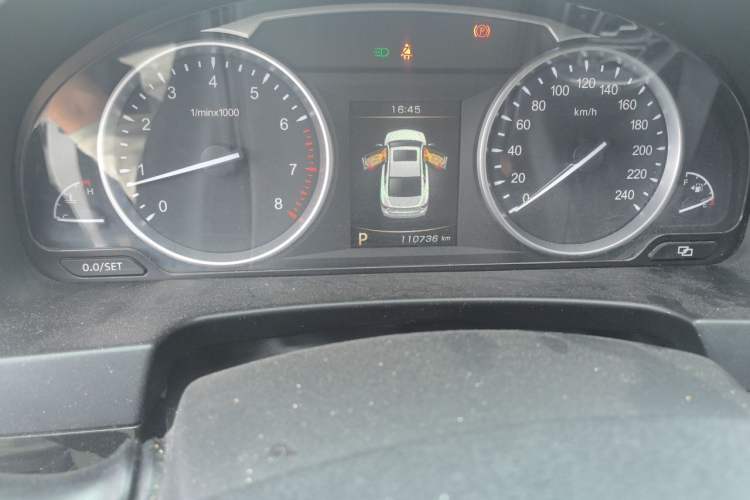 Used Geely Auto Emgrand GT 2015 1.8T Premium Model Odometer Close Up