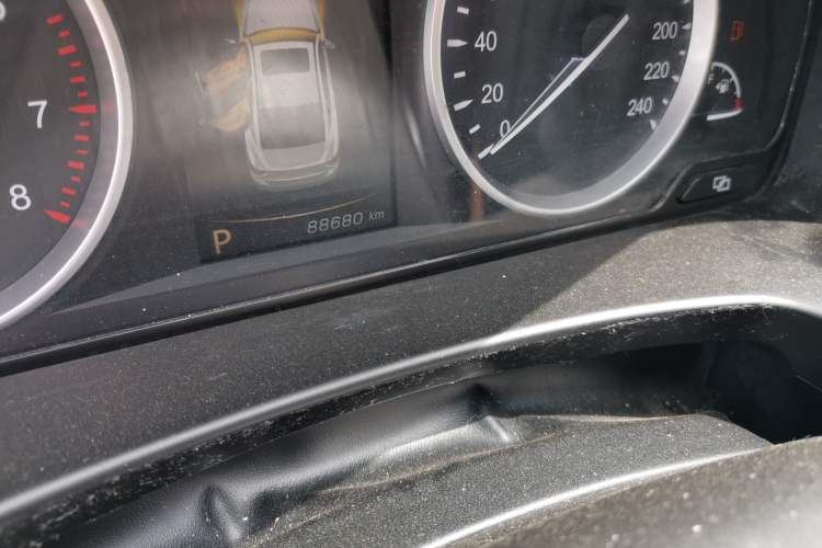 Used Geely Auto Emgrand GT 2015 2.4L Comfort Model Odometer Close Up