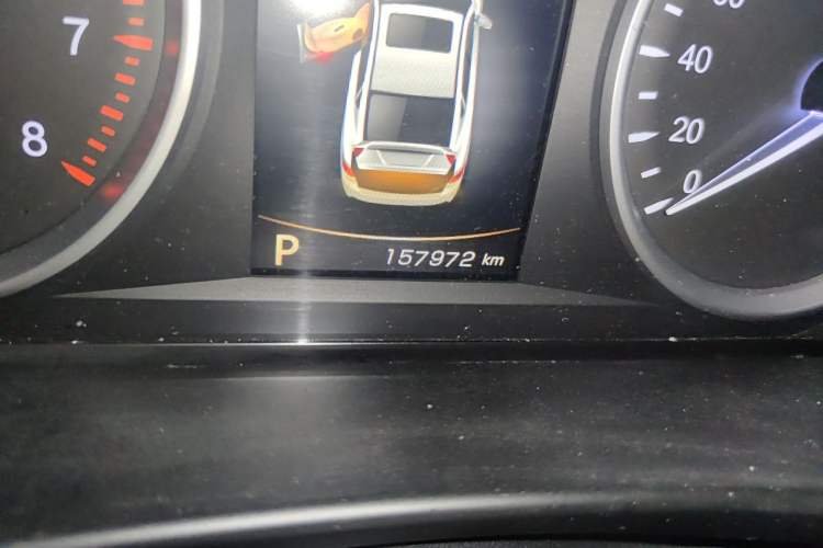 Used Geely Auto Emgrand GT 2015 1.8T Flagship Model Odometer Close Up