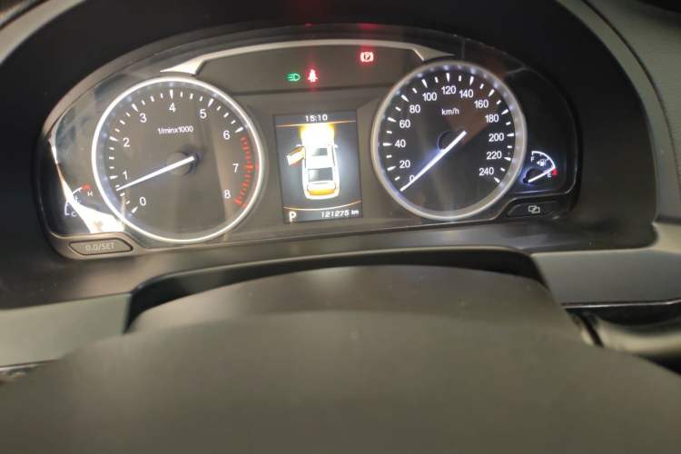 Used Geely Auto Emgrand GT 2015 1.8T Comfort Model Odometer Close Up