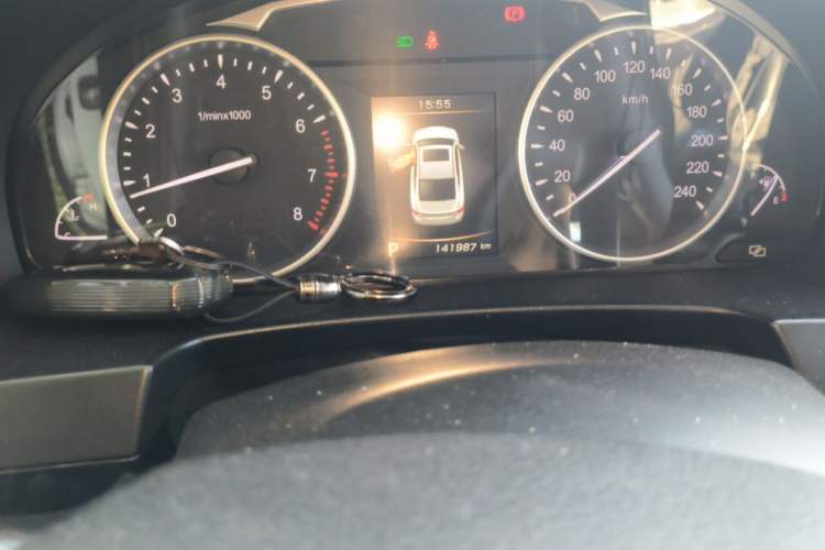 Used Geely Auto Emgrand GT 2015 1.8T Flagship Model Odometer Close Up