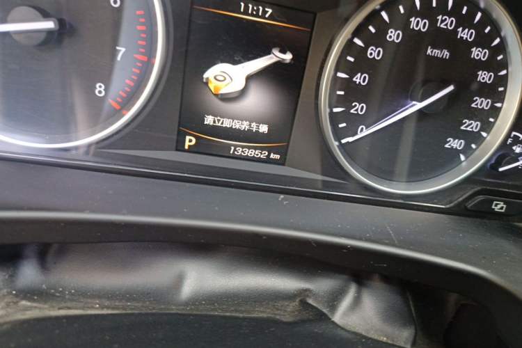 Used Geely Auto Emgrand GT 2015 2.4L Comfort Model Odometer Close Up