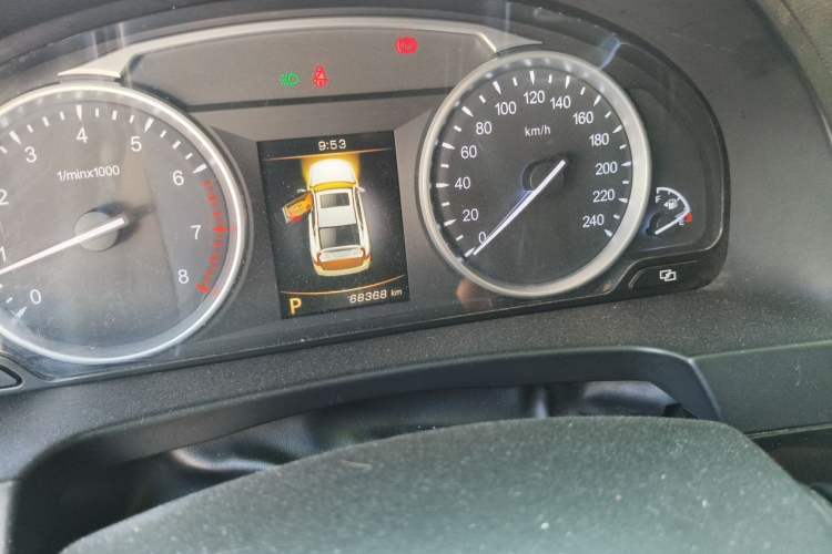 Used Geely Auto Emgrand GT 2015 2.4L Comfort Model Odometer Close Up