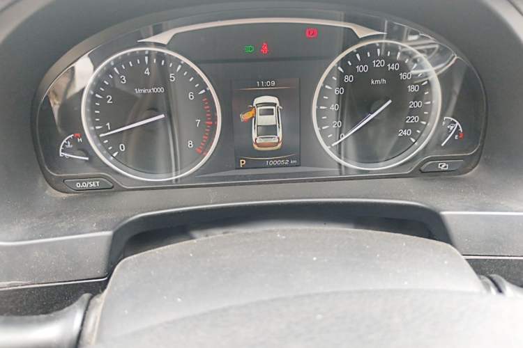 Used Geely Auto Emgrand GT 2015 2.4L Comfort Model Odometer Close Up