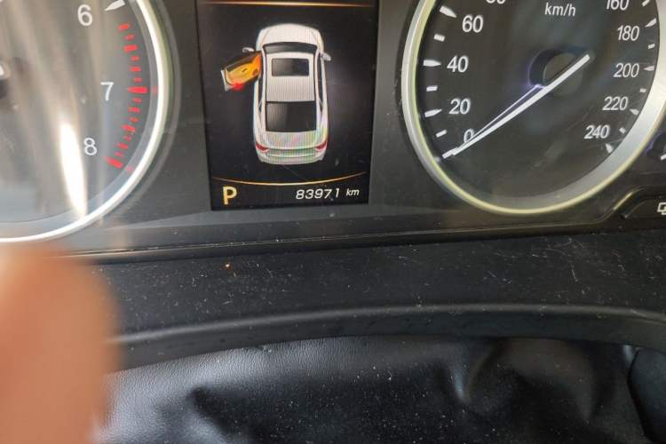 Used Geely Auto Emgrand GT 2015 2.4L Comfort Model Odometer Close Up
