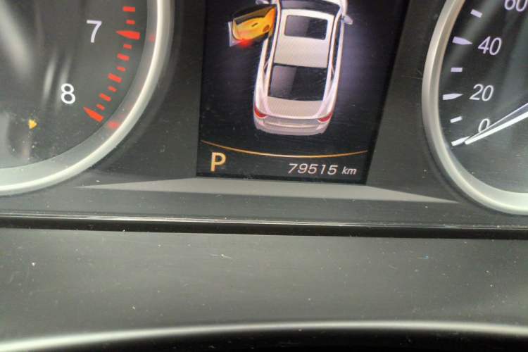 Used Geely Auto Emgrand GT 2015 2.4L Comfort Model Odometer Close Up