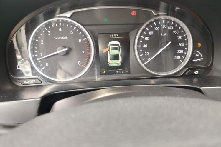 Used Geely Auto Emgrand GT 2015 1.8T Premium Model Odometer Close Up