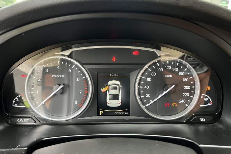 Used Geely Auto Emgrand GT 2015 1.8T Premium Model Odometer Close Up