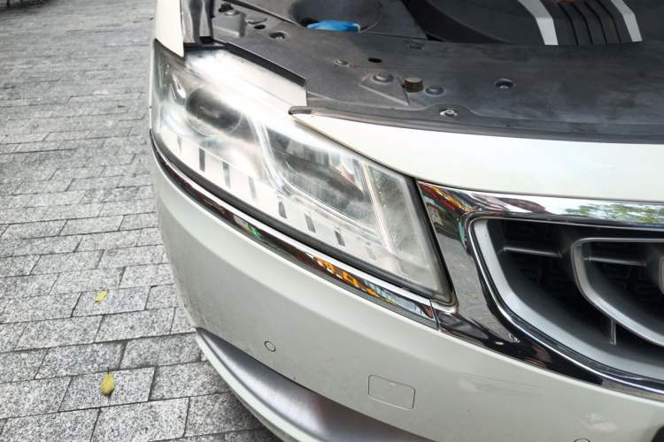 Used Geely Auto Emgrand GT 2015 1.8T Flagship Model Right Front Headlight