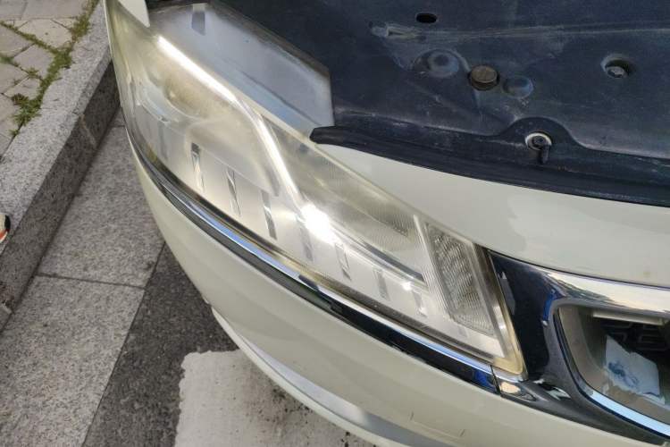 Used Geely Auto Emgrand GT 2015 1.8T Premium Model Right Front Headlight