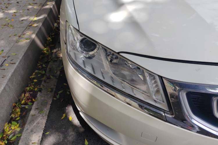 Used Geely Auto Emgrand GT 2015 2.4L Standard Edition Right Front Headlight