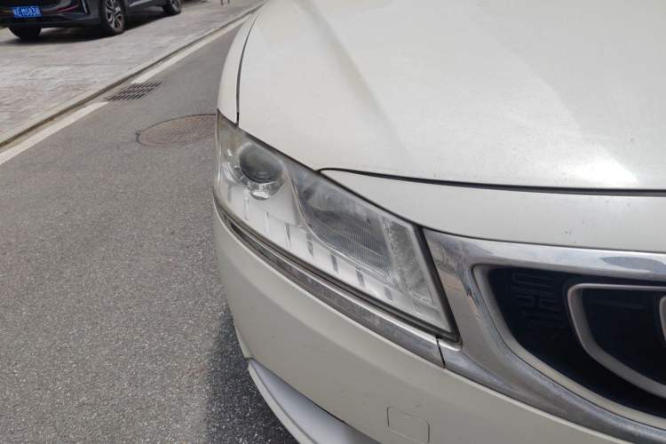 Used Geely Auto Emgrand GT 2015 2.4L Standard Edition Right Front Headlight