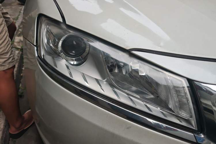 Used Geely Auto Emgrand GT 2015 1.8T Comfort Model Right Front Headlight