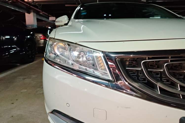 Used Geely Auto Emgrand GT 2015 2.4L Comfort Model Right Front Headlight