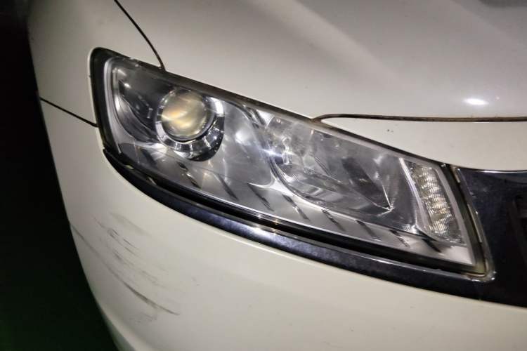 Used Geely Auto Emgrand GT 2015 2.4L Comfort Model Right Front Headlight
